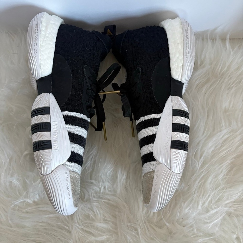 Adidas Trae Young 2 Super Villain White Black Sneakers Boys 6.5 Women 8 H06473 - Picture 15 of 16